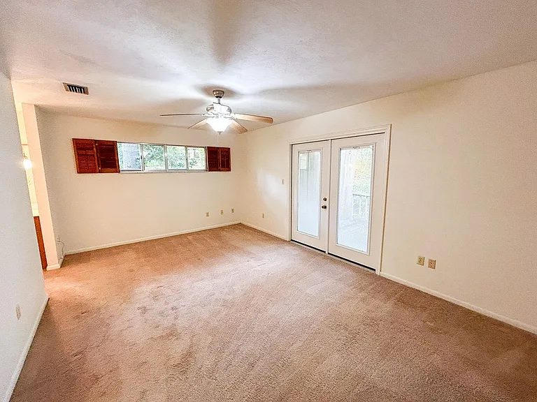 315 NW 28th St — Photo 14