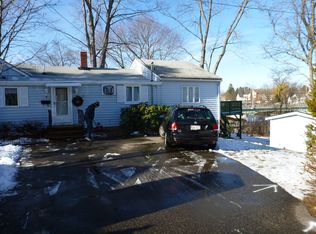 17 Island Ave, Kittery, ME 03904