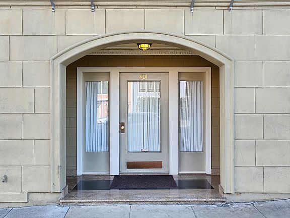 2nd image of 801 28th Ave APT 306