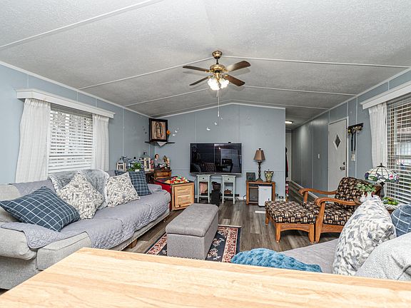 4th image of 697 Guinn Rd