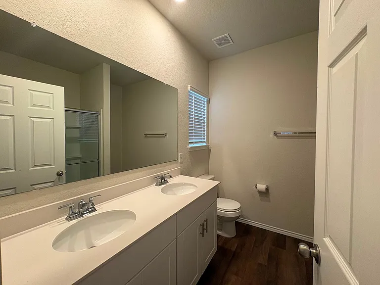 10223 Crossbuck — Photo 14