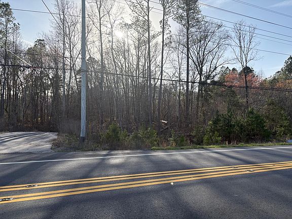 4th image of 1 Georgetown Rd NW #1