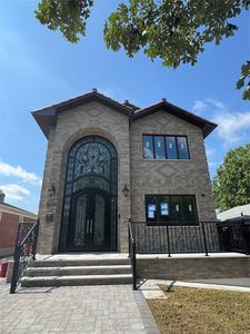 5648 219th Street, Oakland Gardens, NY, 11364
