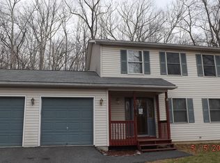 307 Saunders Dr, Bushkill, PA 18324