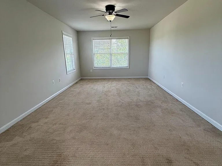 19 Masters Dr — Photo 17