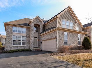 704 Stone Canyon Cir, Inverness, IL 60010