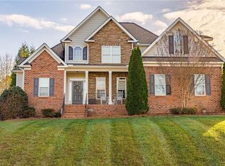 8320 Dorwood Dr, Browns Summit, NC 27214