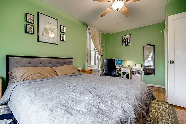 Sold by Redfin Real Estate | media 23