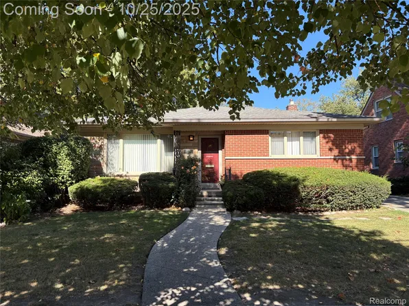 10774 Lincoln Dr, Huntington Woods, MI 48070