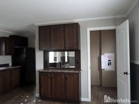 2nd image of 120 Greenview Blvd