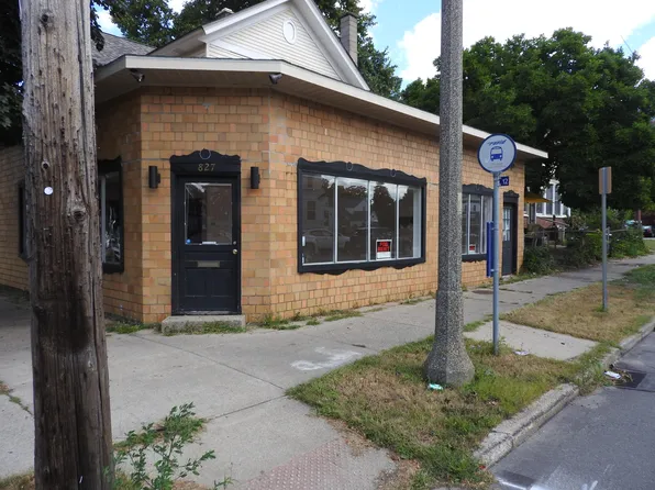 827 Fulton St W, Grand Rapids, MI 49504