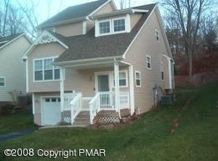 8 Hawthorne Vlg, East Stroudsburg, PA 18302