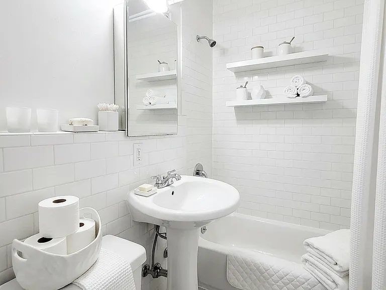 338 E 55th St #5-A — Photo 6