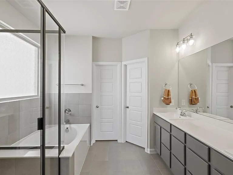 1515 Bridlepath Trl — Photo 12