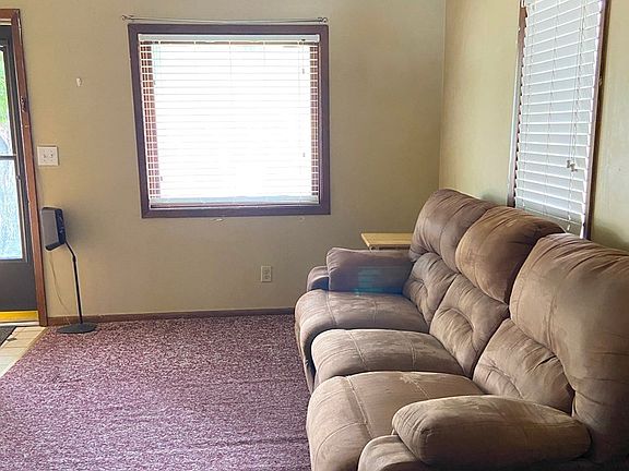 3rd image of 411 Ruby Ave