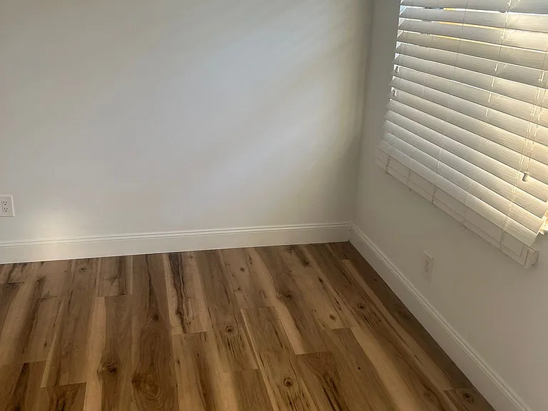 5168 NE 6th Ave #405 — Photo 8