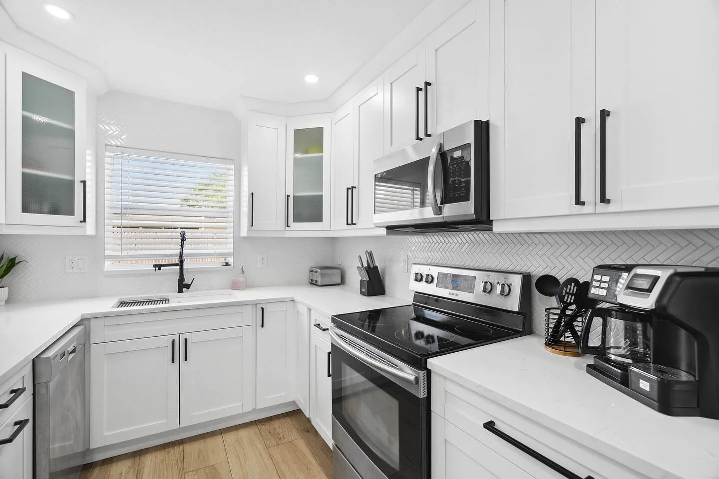3 bed, 1300 sqft, $2,750 — Photo 1