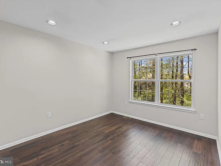 302 Wellington Park Dr — Photo 21