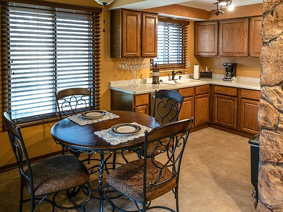 5th image of 721 S Lake Shore Dr Unit 10B