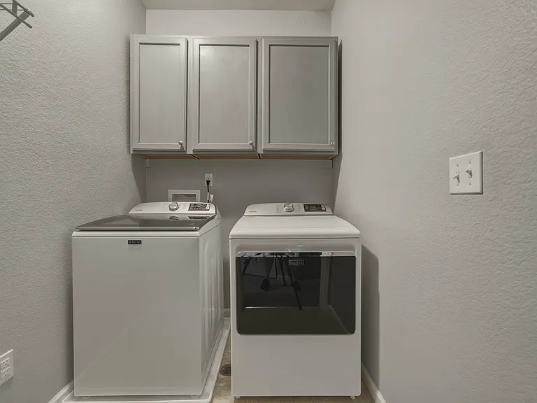 562 E Dry Creek Pl — Photo 15