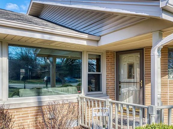 4th image of 6 Meadowood Dr