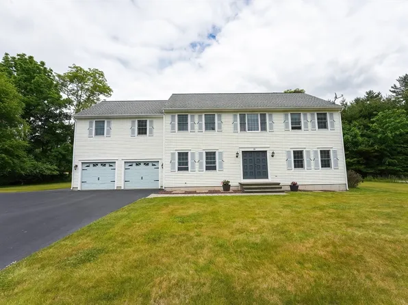 15 Tiger Lily Trl, Rehoboth, MA 02769