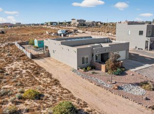 821 8th St NE, Rio Rancho, NM 87124