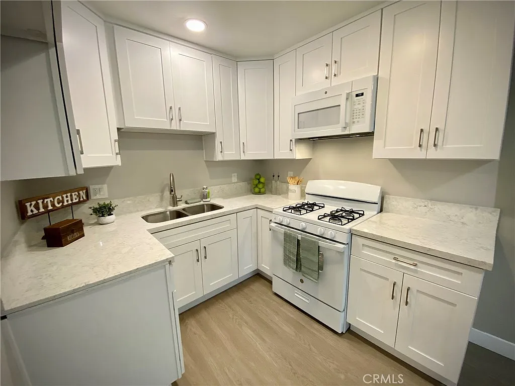 1 bed, 720 sqft, $2,595 — Photo 4