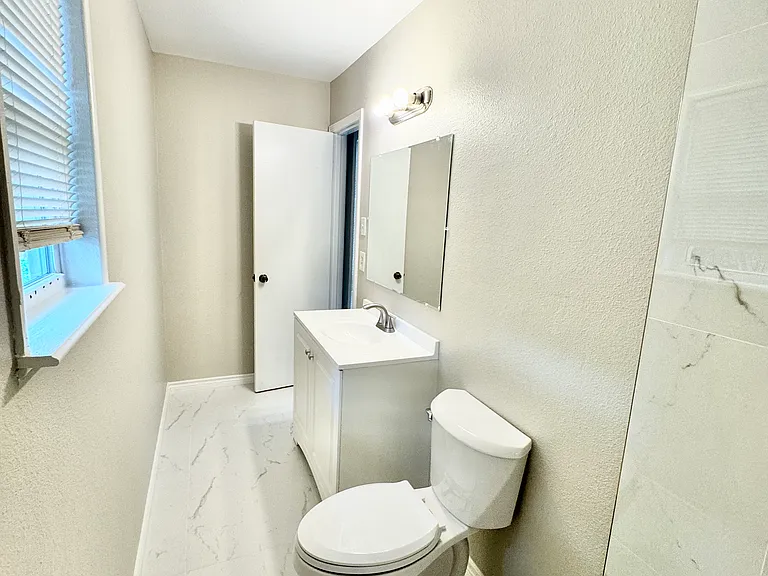 10415 Losa Dr — Photo 20