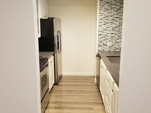 3rd image of 1031 N Crescent Heights Blvd APT 1B