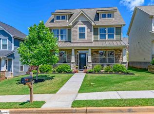 34 Kelvyn St, Greer, SC 29651