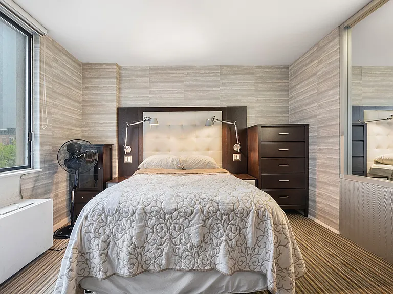350 W 50th St #5L — Photo 2