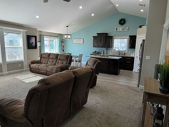 2nd image of 670 Canyon Springs Dr