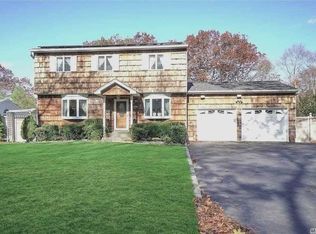 81 Fulton Blvd, Commack, NY 11725