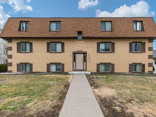 3430 Holiday Ct, Bettendorf, IA