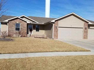 704 W 32nd Ave, Hutchinson, KS 67502