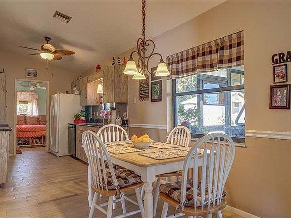 5th image of 9464 El Campo Ave