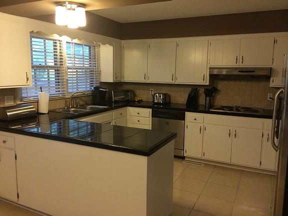 4th image of 4320 Greenwich Ln