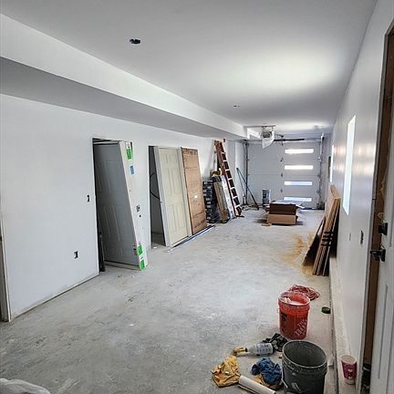 3rd image of 47 Laurel St #47