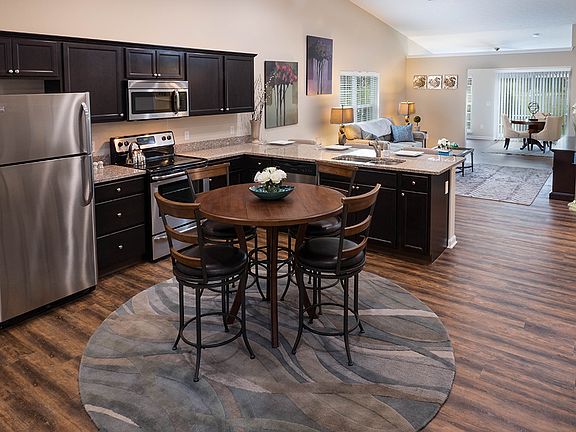 Granite Countertops & Stainless Steel Appliances in Many Apartment Homes
