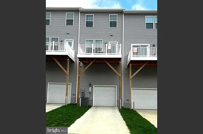 204 Anthem St — Photo 15