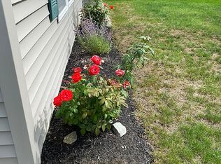 2 Country Dr, Old Orchard Beach, ME 04064
