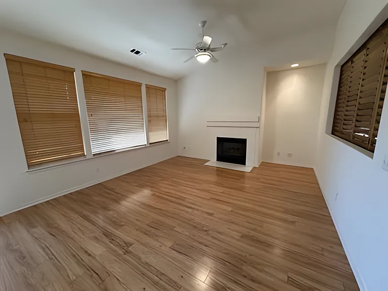 725 Asilo — Photo 6
