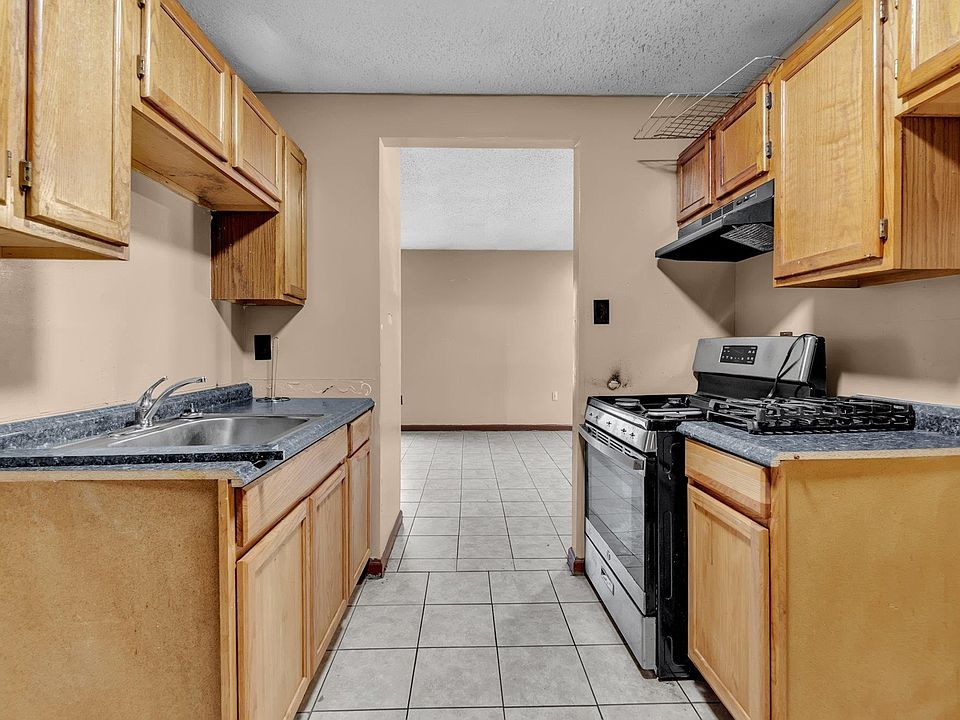 7th image of 1397 Gill Ave