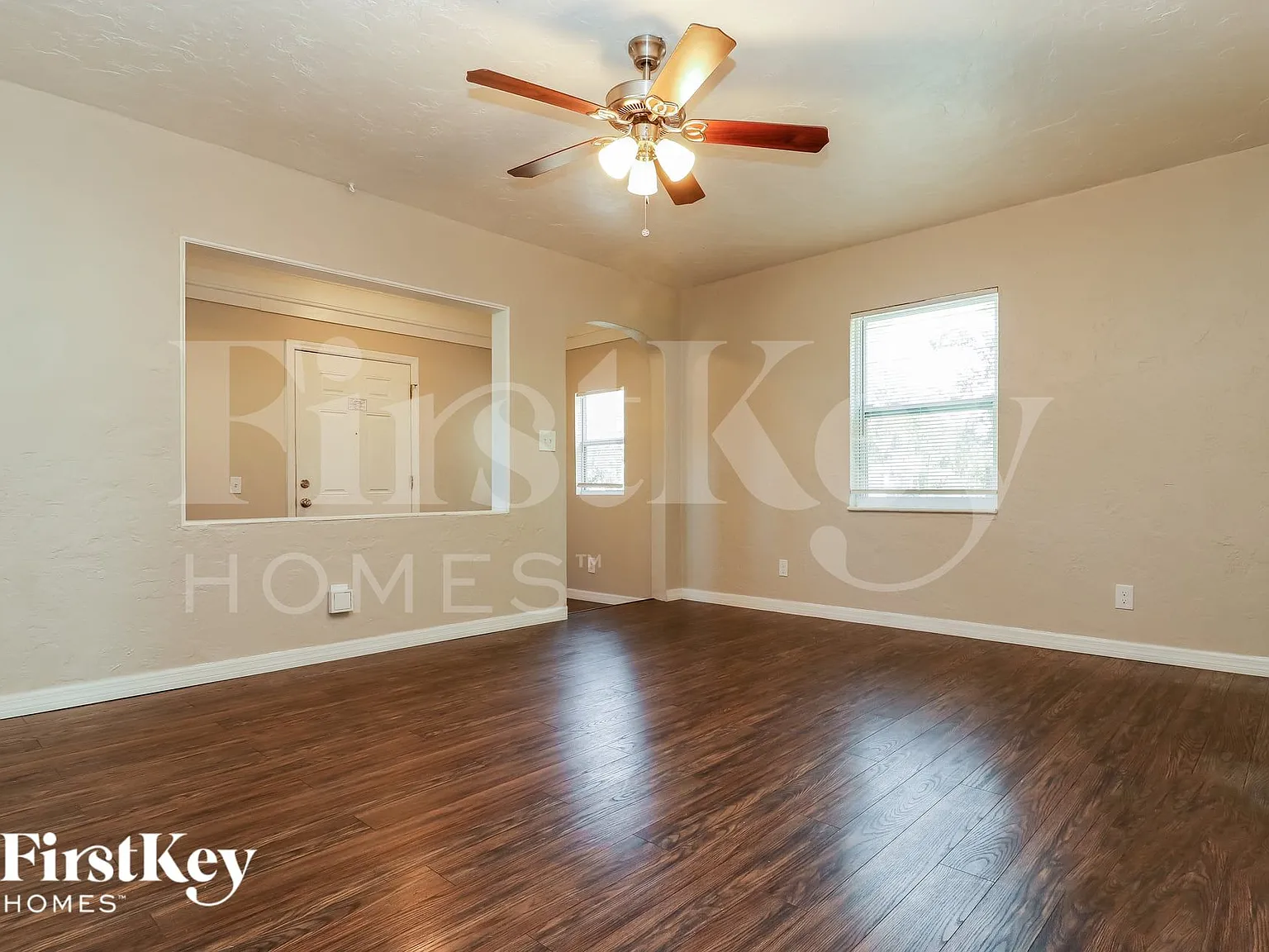 3 bed, 2.0 bath, 1212 sqft, $2,280 — Photo 2