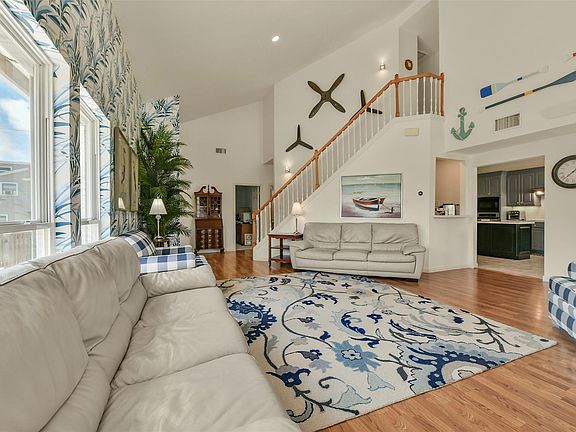 2nd image of 4115 Buccaneer Blvd