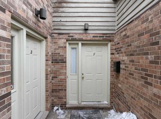 4003 W Lillian St, McHenry, IL 60050