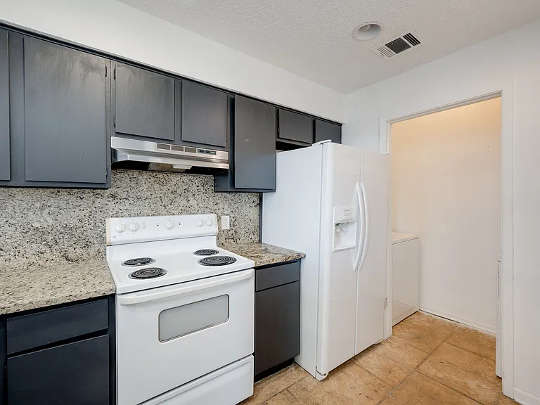5304 Indio Cv #B — Photo 7