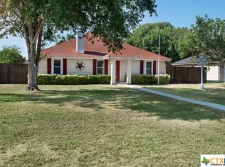 105 Owl Rd, Victoria, TX 77905