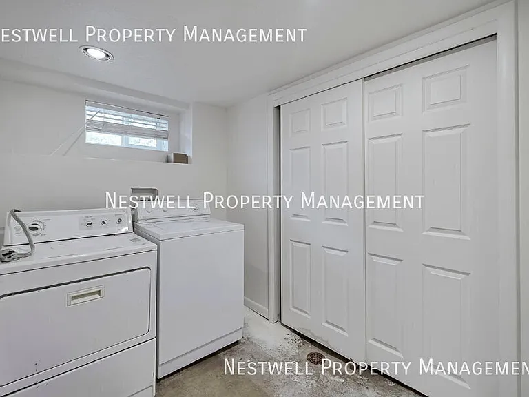 1335 E Maplewood Dr — Photo 10